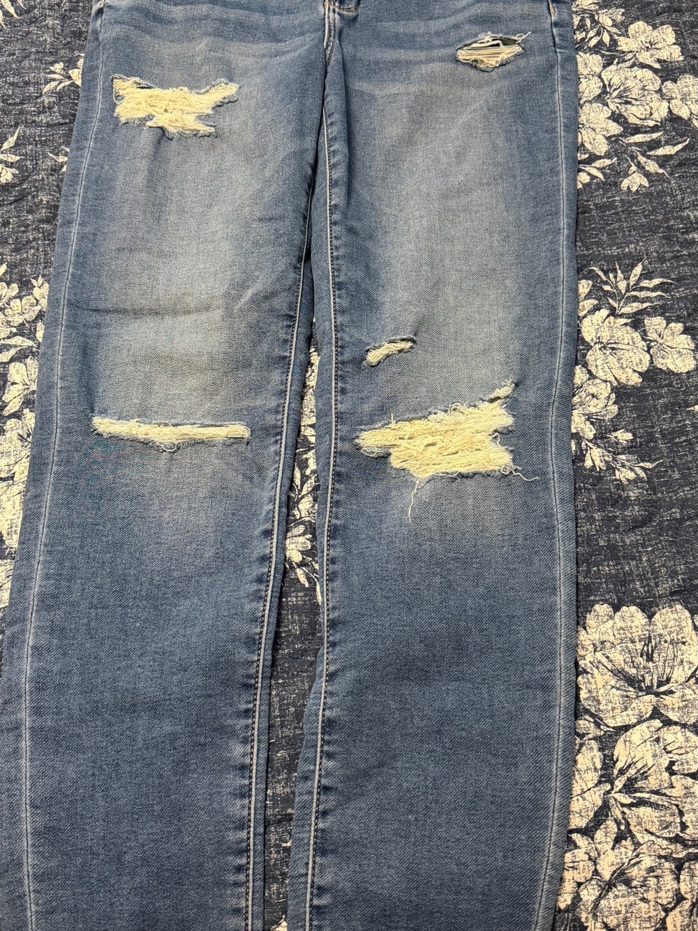 American Eagle Outfitters Distressed Light Blue Skinny Jeans